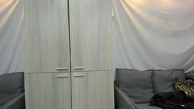 Mhelanny2 online show from February 11, 2026, 8:03 pm