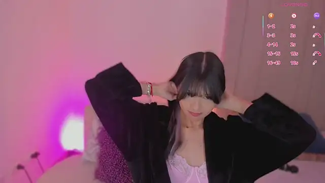 luisah  online show from April 30, 2026, 8:48 pm