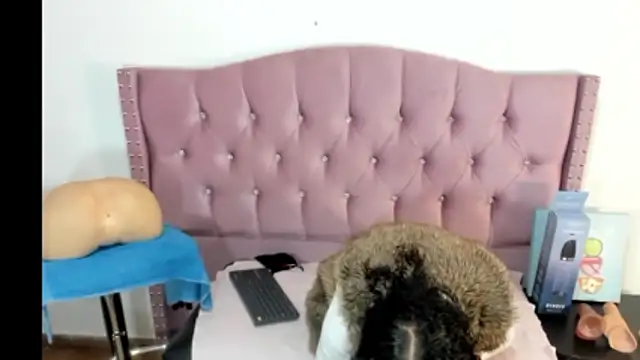 StefanyMiler online show from November 15, 2025, 8:05 pm