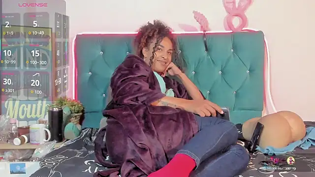 Snapshot of StefanyMiler chatting on May 4, 2026, 1:23 am StefanyMiler online show from May 4, 2026, 1:23 am