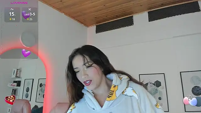 cristal  hot 1 online show from February 7, 2025, 10:08 am