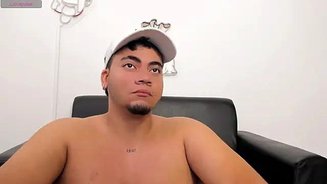 Snapshot of WhiteSun_01 chatting on February 22, 2025, 3:47 pm WhiteSun 01 online show from February 22, 2025, 3:47 pm