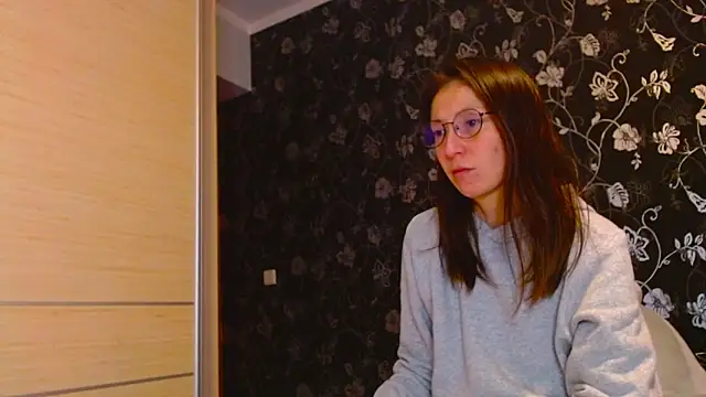 Sophi Cute online show from December 22, 2025, 12:46 pm