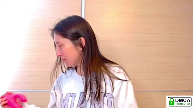 Sophi Cute online show from April 25, 2026, 1:14 pm