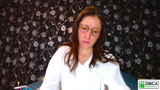 Snapshot of Sophi_Cute chatting on May 10, 2026, 11:26 am Sophi Cute online show from May 10, 2026, 11:26 am