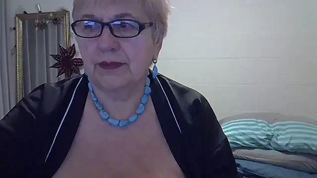 SweetCherry27 online show from February 18, 2026, 5:36 am