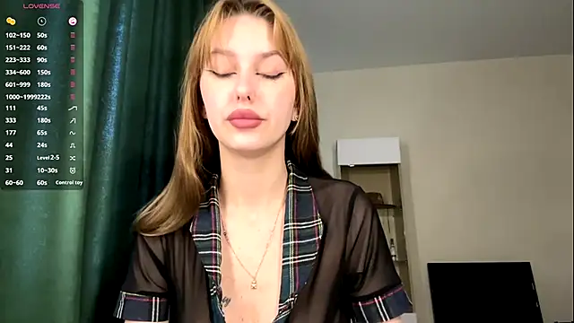 Snapshot of SofyBruno chatting on May 21, 2026, 4:19 am SofyBruno online show from May 21, 2026, 4:19 am