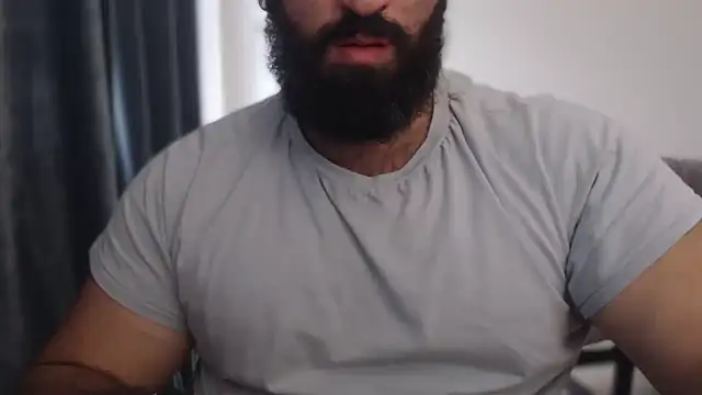 hugemachohandsome online show from September 26, 2025, 2:54 pm