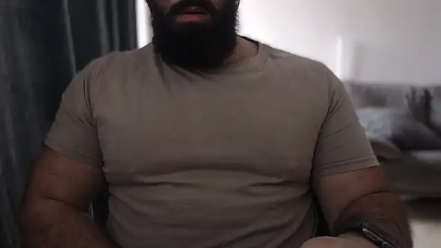 hugemachohandsome online show from November 7, 2025, 1:44 pm