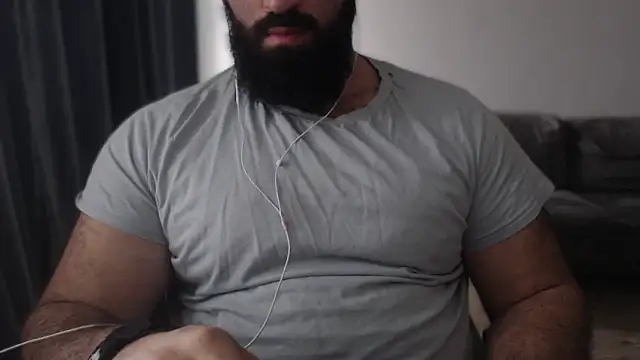 hugemachohandsome online show from November 16, 2025, 9:26 am