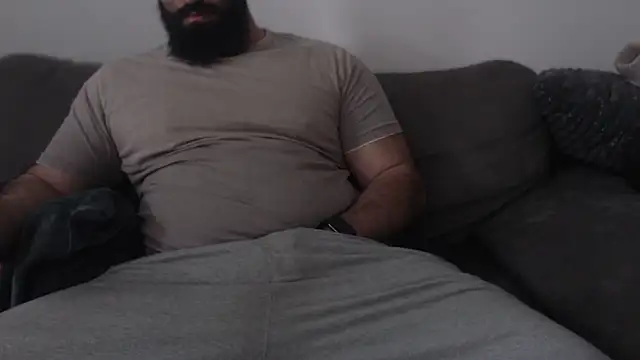 hugemachohandsome online show from May 8, 2026, 5:24 am