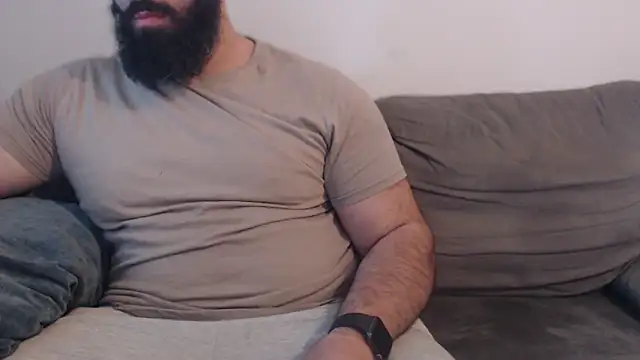hugemachohandsome online show from May 18, 2026, 3:07 pm