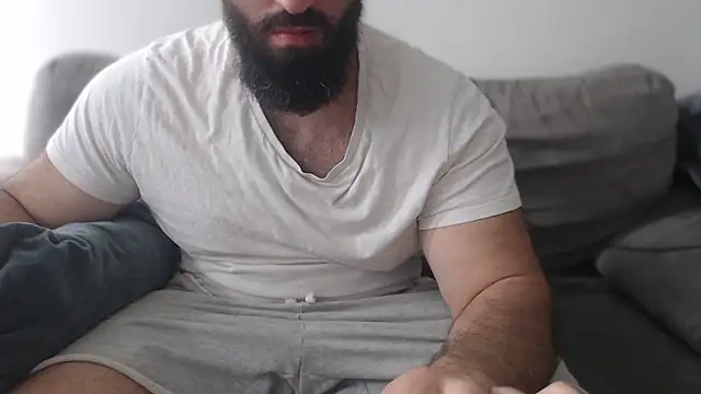 hugemachohandsome online show from June 15, 2026, 1:02 pm