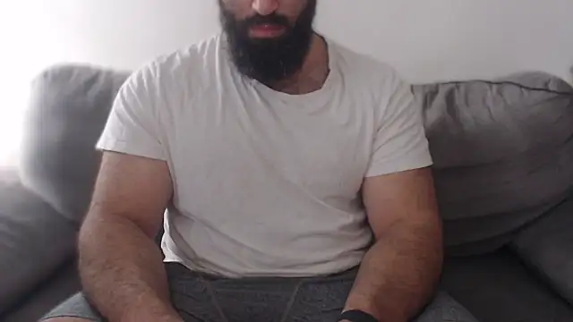 hugemachohandsome online show from June 22, 2026, 4:31 am