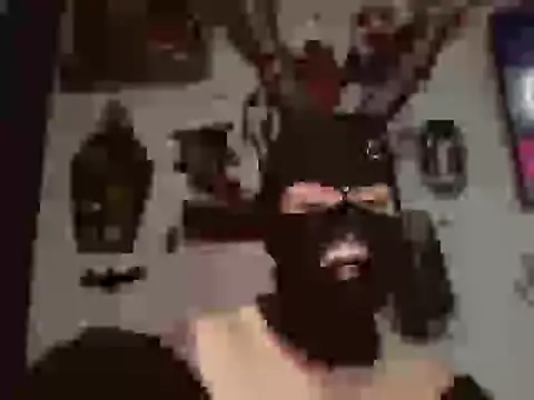 Snapshot of FeticheMacabre chatting on October 19, 2025, 4:35 am FeticheMacabre online show from October 19, 2025, 4:35 am