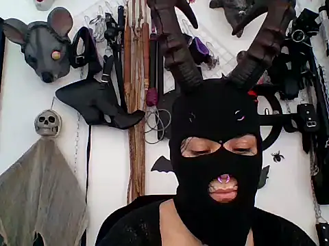 FeticheMacabre online show from April 7, 2026, 4:40 pm