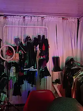 LatexDevil Blondie online show from June 13, 2026, 8:34 am