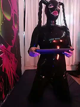 LatexDevil Blondie online show from June 23, 2026, 5:00 pm