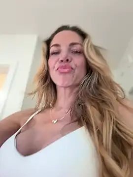 MessyNastyQueen online show from February 2, 2025, 12:30 am