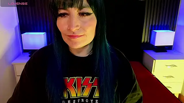 alicia moom online show from June 26, 2026, 8:02 pm