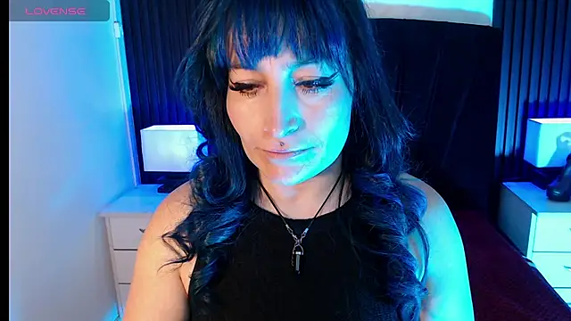 alicia moom online show from July 10, 2026, 7:38 pm