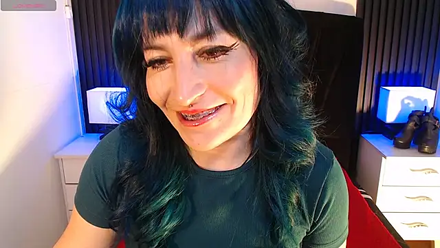 alicia moom online show from July 11, 2026, 7:38 pm