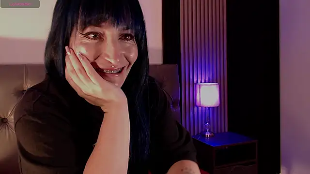 alicia moom online show from July 30, 2026, 1:54 pm