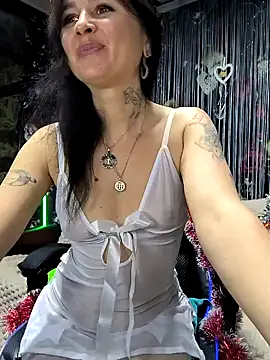 Snapshot of KikiXRed chatting on December 21, 2024, 2:26 pm KikiXRed online show from December 21, 2024, 2:26 pm