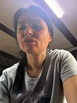 Snapshot of KikiXRed chatting on November 21, 2025, 8:46 am KikiXRed online show from November 21, 2025, 8:46 am