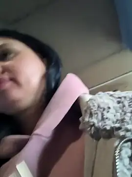 Snapshot of KikiXRed chatting on December 3, 2025, 12:47 pm KikiXRed online show from December 3, 2025, 12:47 pm