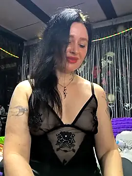 KikiXRed online show from May 3, 2026, 3:23 am