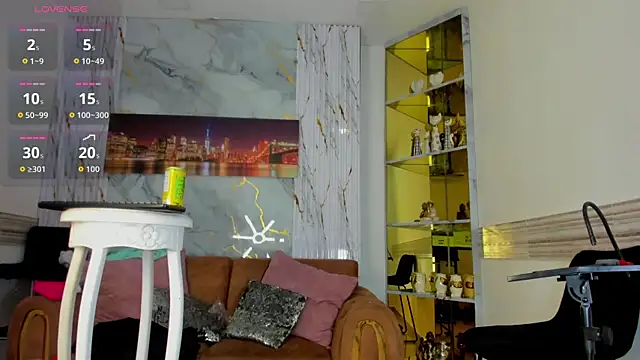 EmmaHills Sex online show from December 19, 2025, 1:29 pm