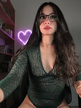 Naughty-Jessie online show from May 3, 2026, 9:21 pm