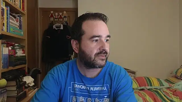 Snapshot of curiosillo83 chatting on June 6, 2026, 11:04 am curiosillo83 online show from June 6, 2026, 11:04 am