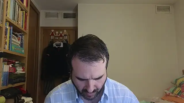 Snapshot of curiosillo83 chatting on June 11, 2026, 10:57 am curiosillo83 online show from June 11, 2026, 10:57 am
