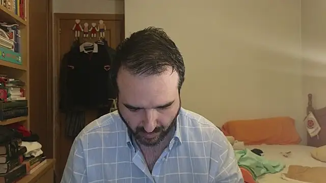 Snapshot of curiosillo83 chatting on June 12, 2026, 10:25 am curiosillo83 online show from June 12, 2026, 10:25 am