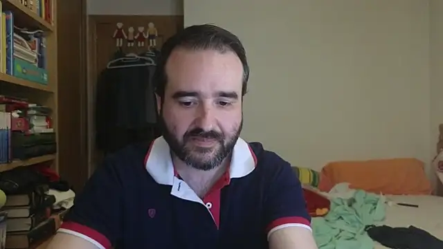 Snapshot of curiosillo83 chatting on June 17, 2026, 11:23 am curiosillo83 online show from June 17, 2026, 11:23 am