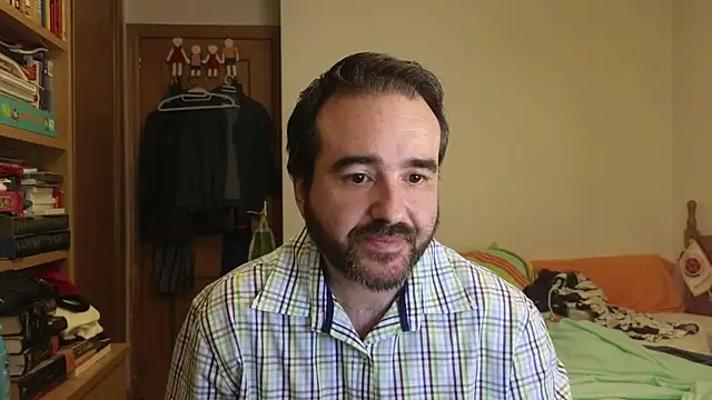 Snapshot of curiosillo83 chatting on July 7, 2026, 2:21 pm curiosillo83 online show from July 7, 2026, 2:21 pm