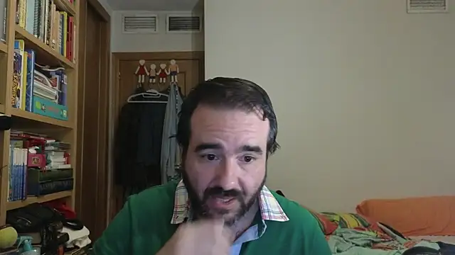 Snapshot of curiosillo83 chatting on July 11, 2026, 9:23 am curiosillo83 online show from July 11, 2026, 9:23 am