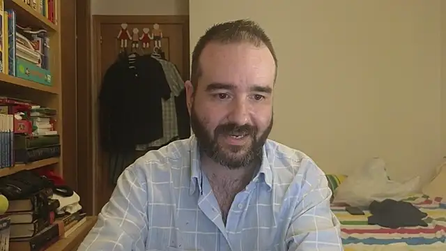 Snapshot of curiosillo83 chatting on July 25, 2026, 5:38 am curiosillo83 online show from July 25, 2026, 5:38 am