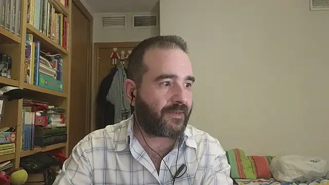 Snapshot of curiosillo83 chatting on July 28, 2026, 8:52 pm curiosillo83 online show from July 28, 2026, 8:52 pm