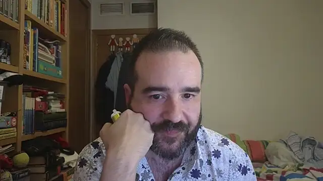Snapshot of curiosillo83 chatting on July 30, 2026, 2:38 pm curiosillo83 online show from July 30, 2026, 2:38 pm