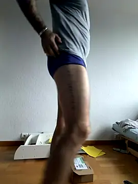 Snapshot of jouet75 chatting on December 21, 2025, 3:30 pm jouet75 online show from December 21, 2025, 3:30 pm