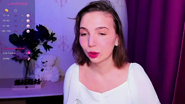 KindHazelHere  online show from February 10, 2026, 6:23 pm