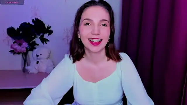 KindHazelHere  online show from May 9, 2026, 12:38 am