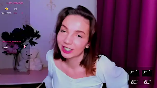 KindHazelHere  online show from May 19, 2026, 5:36 am