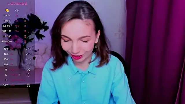 KindHazelHere  online show from May 29, 2026, 1:25 am
