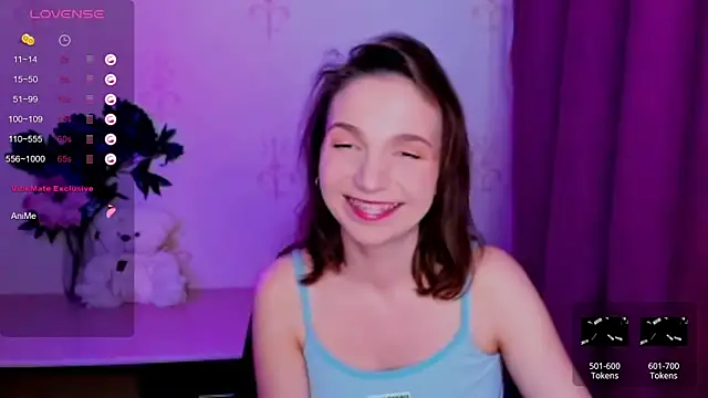 KindHazelHere  online show from June 8, 2026, 1:44 pm