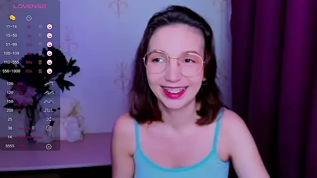 KindHazelHere  online show from June 11, 2026, 4:21 am