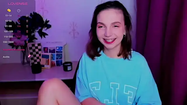 KindHazelHere  online show from June 24, 2026, 8:08 pm